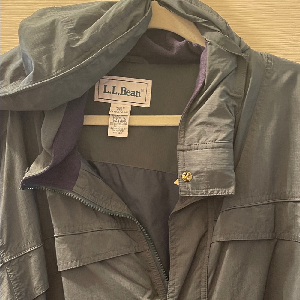 vintage L.L. Bean Green  Hooded Raincoat lightweight